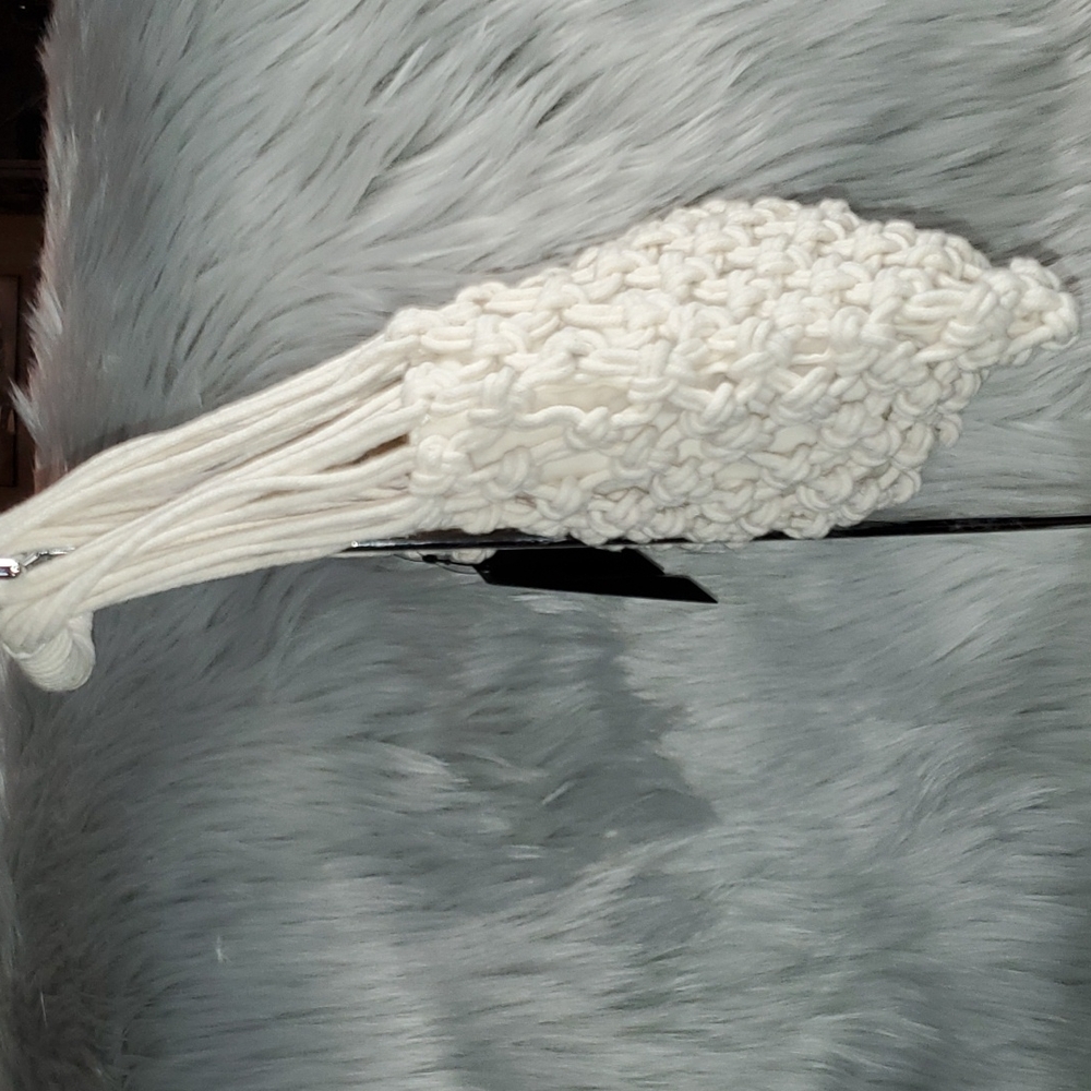 Forever 21 ivory macrame hand bag - Picture 2 of 4